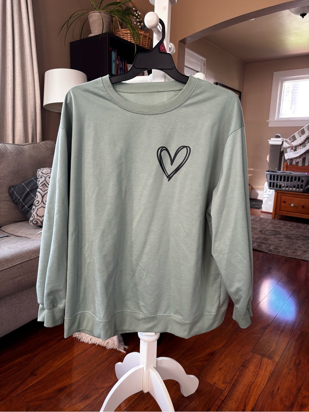 Relaxed Heart Graphic Sweatshirt - Sage Green